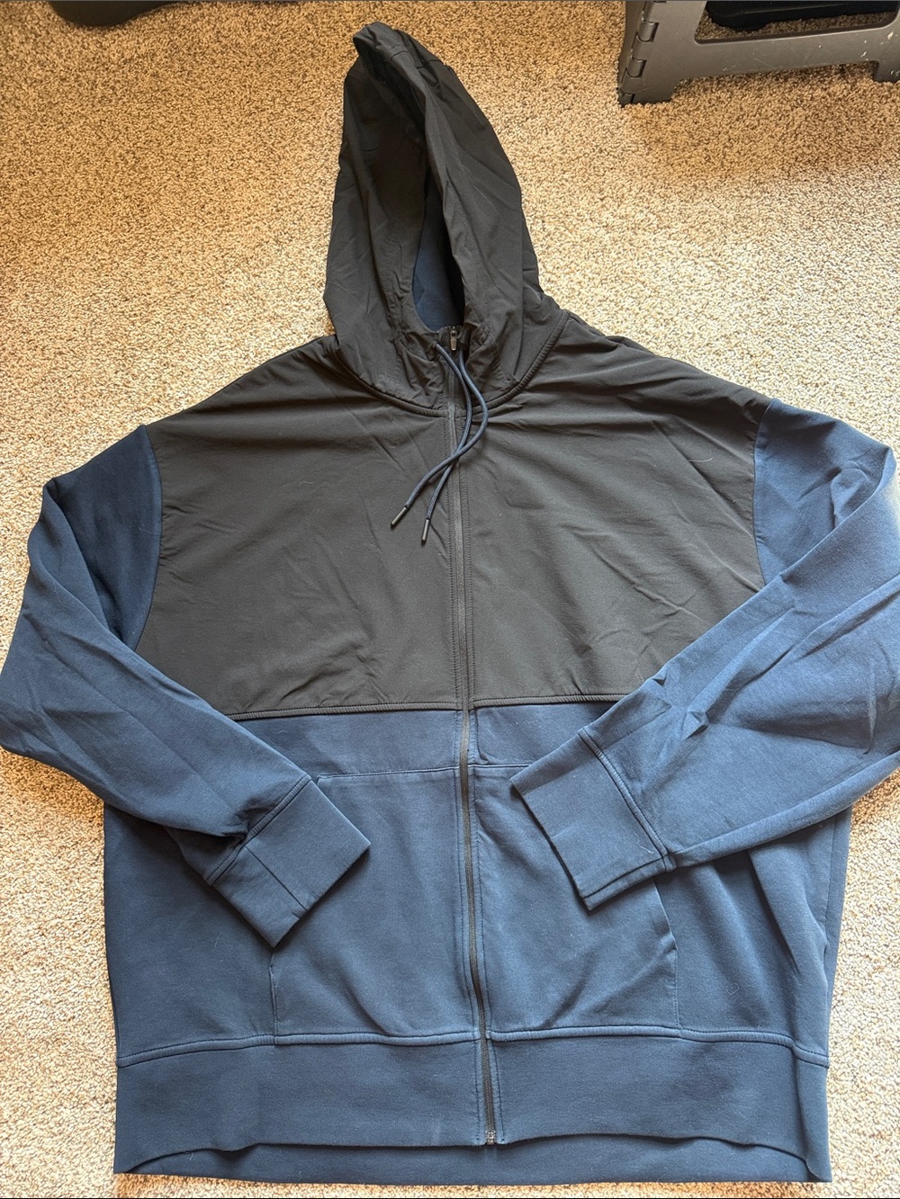 Men’s like new American Eagle navy and black full zip hoodie sz XXL